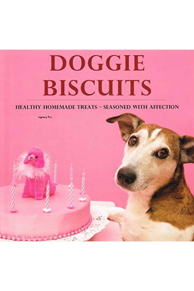 Doggie biscuits: healthy homemade treats - seasoned with affection